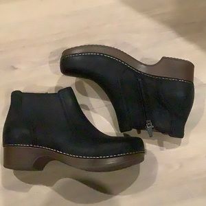 Dansko Clog Ankle Boots  NWOT 36
